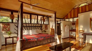 Decoración personalizada, escritorio, cunas y ropa de cama