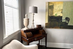 Zimmer, 1 Queen-Bett (The Meranda) | Hochwertige Bettwaren, individuell dekoriert, individuell eingerichtet