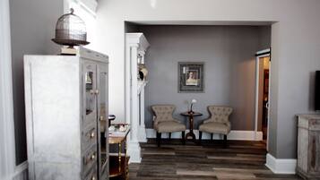 Deluxe Room, 1 King Bed | Living area | TV