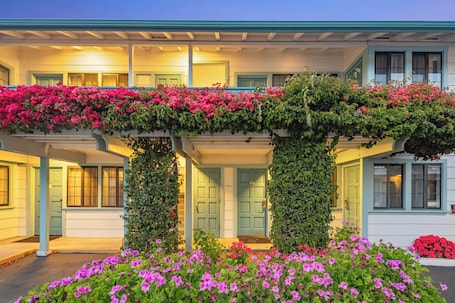 Exterior. Arbor Inn Monterey