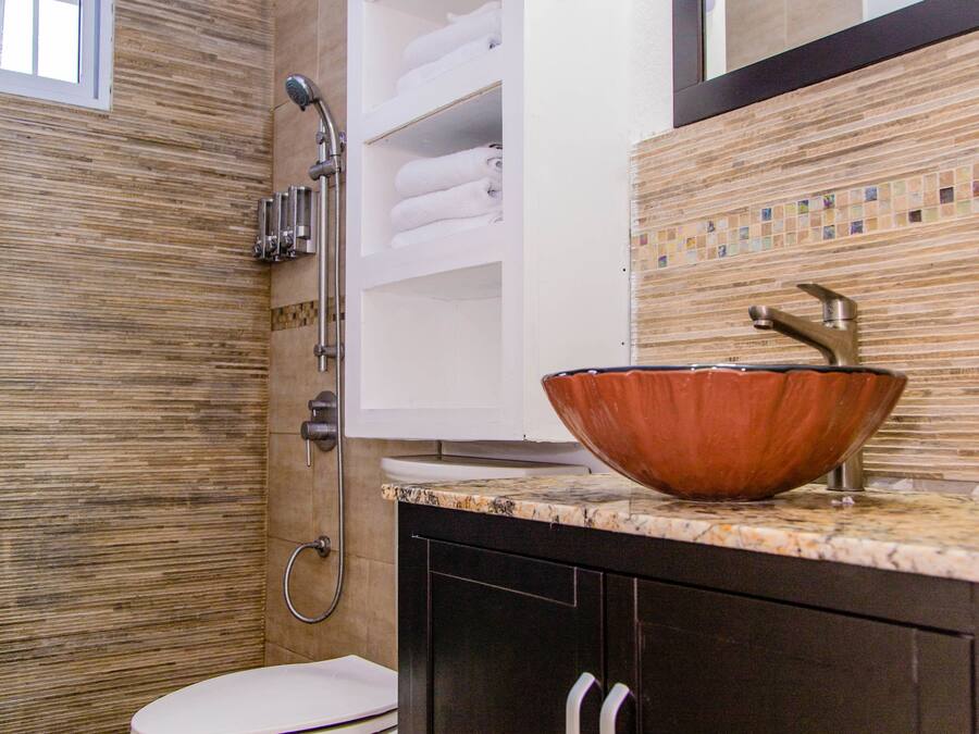 Family House, 2 Bedrooms, Accessible, Garden View | Bathroom | Combined shower/tub, free toiletries, hair dryer, towels