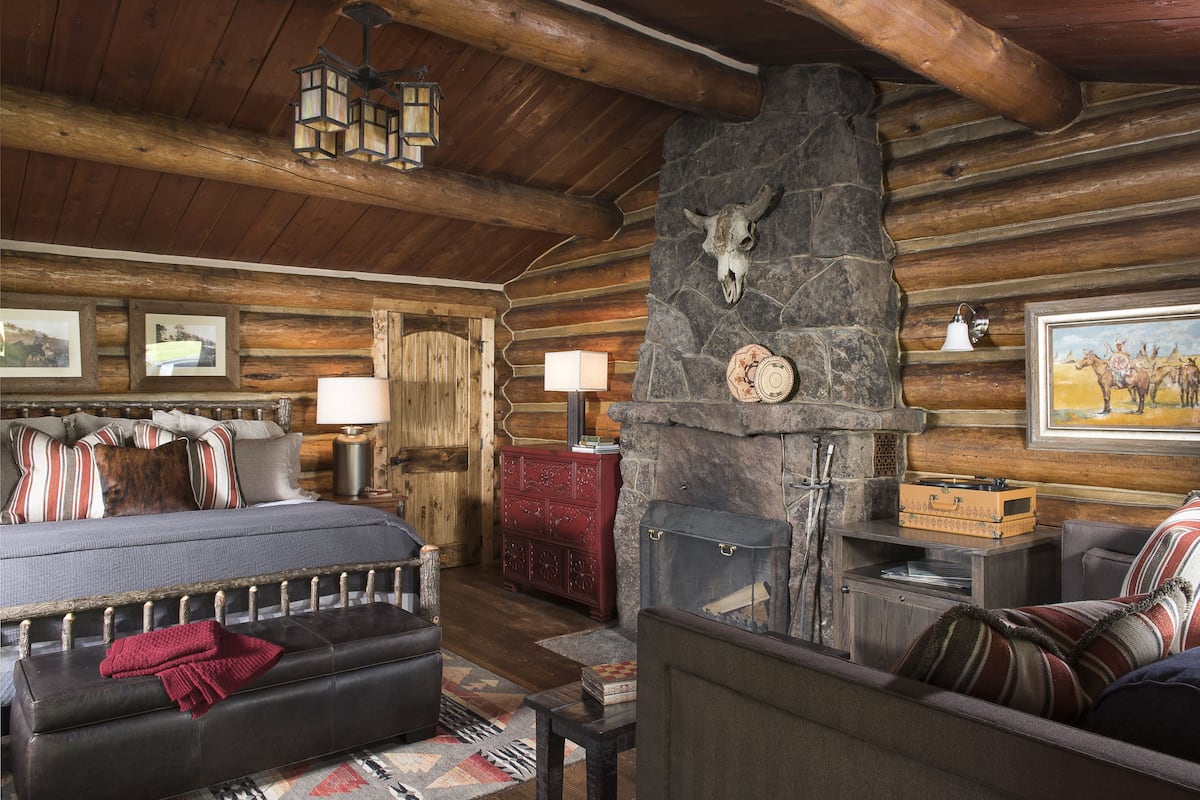 Fireplace, iPod dock, MP3 dock