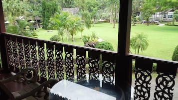 Casa tradicional, vários quartos (บ้านประกายดาว 7bedrooms max18 persons) | Terraço/pátio