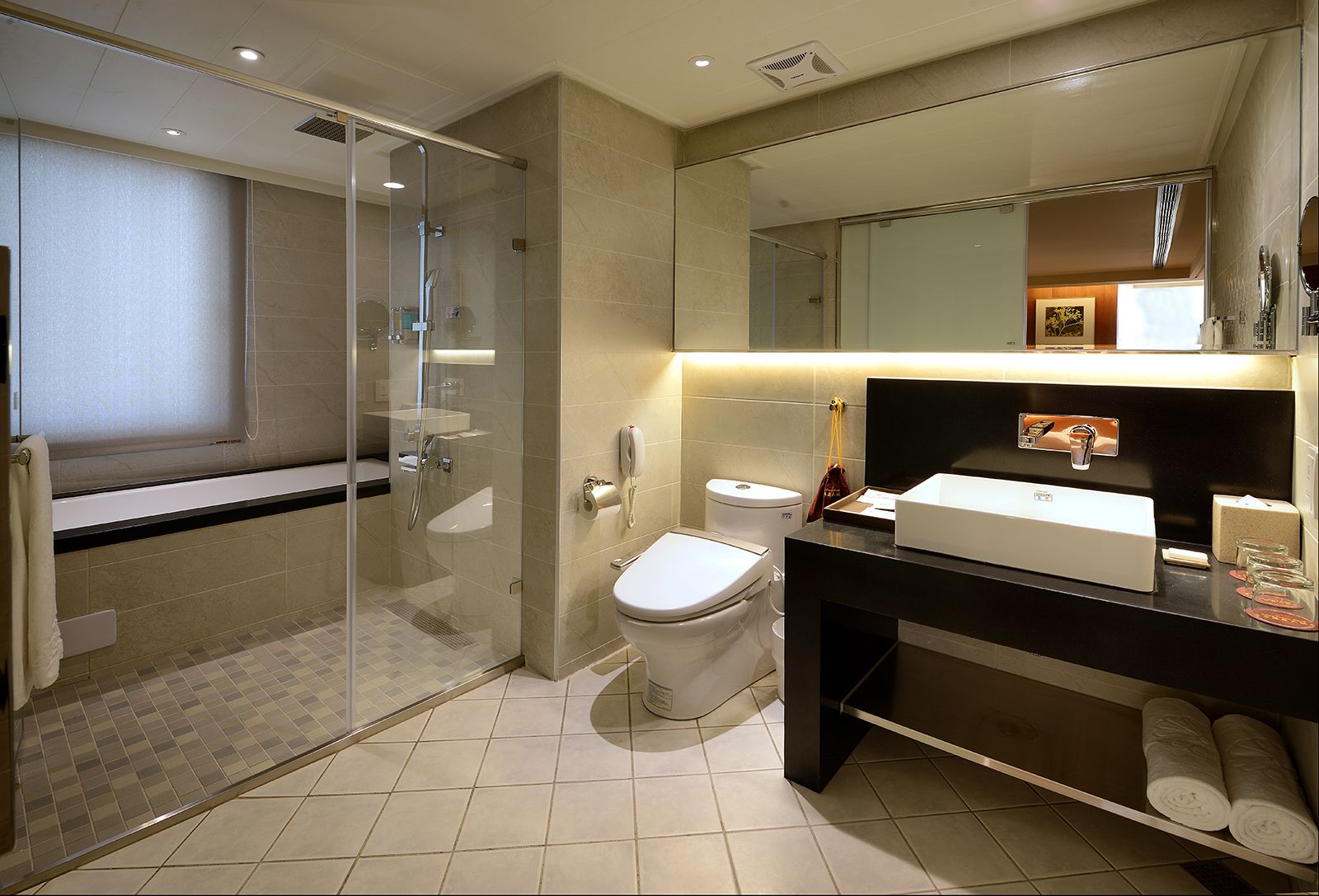 deluxe triple room | bathroom | free toiletries, hair dryer, slippers, towels