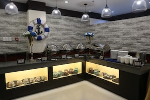 Breakfast, lunch, dinner served; international cuisine