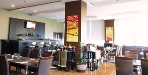 Breakfast, lunch, dinner served; international cuisine  - @Hom Premiere Cilacap (Cilacap)