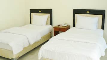 Desk, rollaway beds, free WiFi