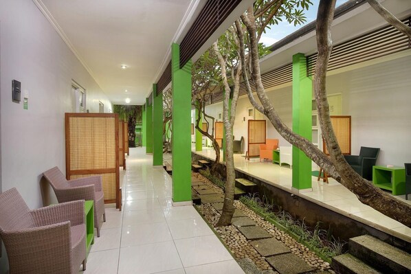 Property grounds - Hardys Hotel Negara (Negara)