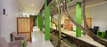 하디스 호텔 느가라