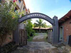 Property entrance - Warungku In Home Stay Senggigi (Senggigi)
