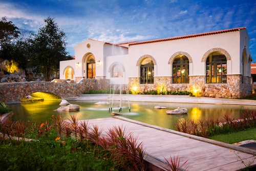 Mela Garden Retreat Cottage