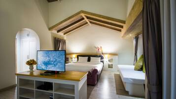 Deluxe Double Room | Free minibar, in-room safe, blackout curtains, free WiFi