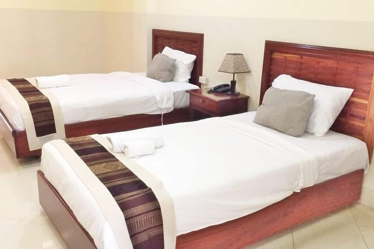 Minibar, in-room safe, desk, free WiFi