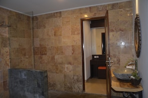 Villa, 2 Bedrooms, Garden View | Bathroom | Separate tub and shower, free toiletries, slippers, towels