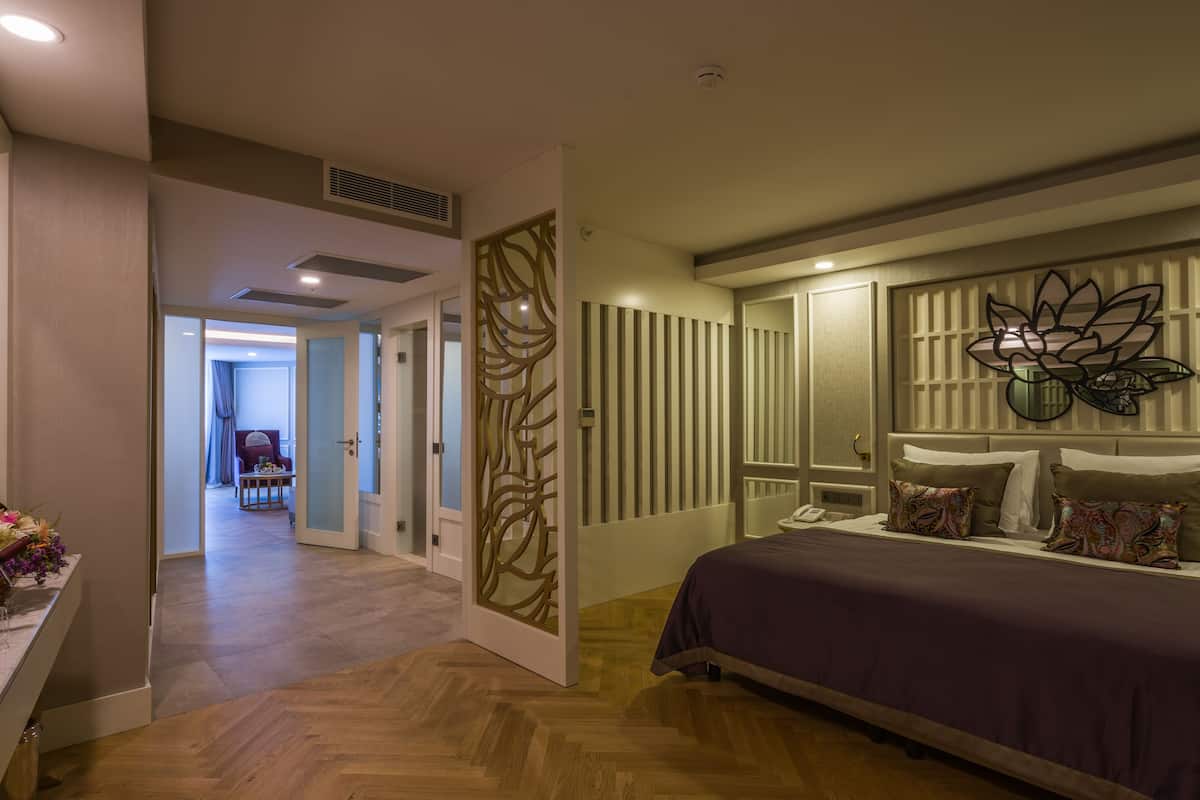1 bedroom, free minibar, in-room safe, desk