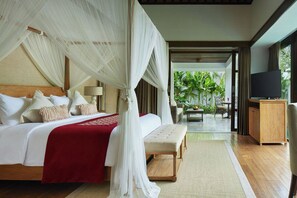 Bộ đồ giường cao cấp, minibar, két bảo mật tại phòng 