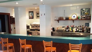 Unclassified image, 4 of 35, button - Hotel Alameda (Villaviciosa)