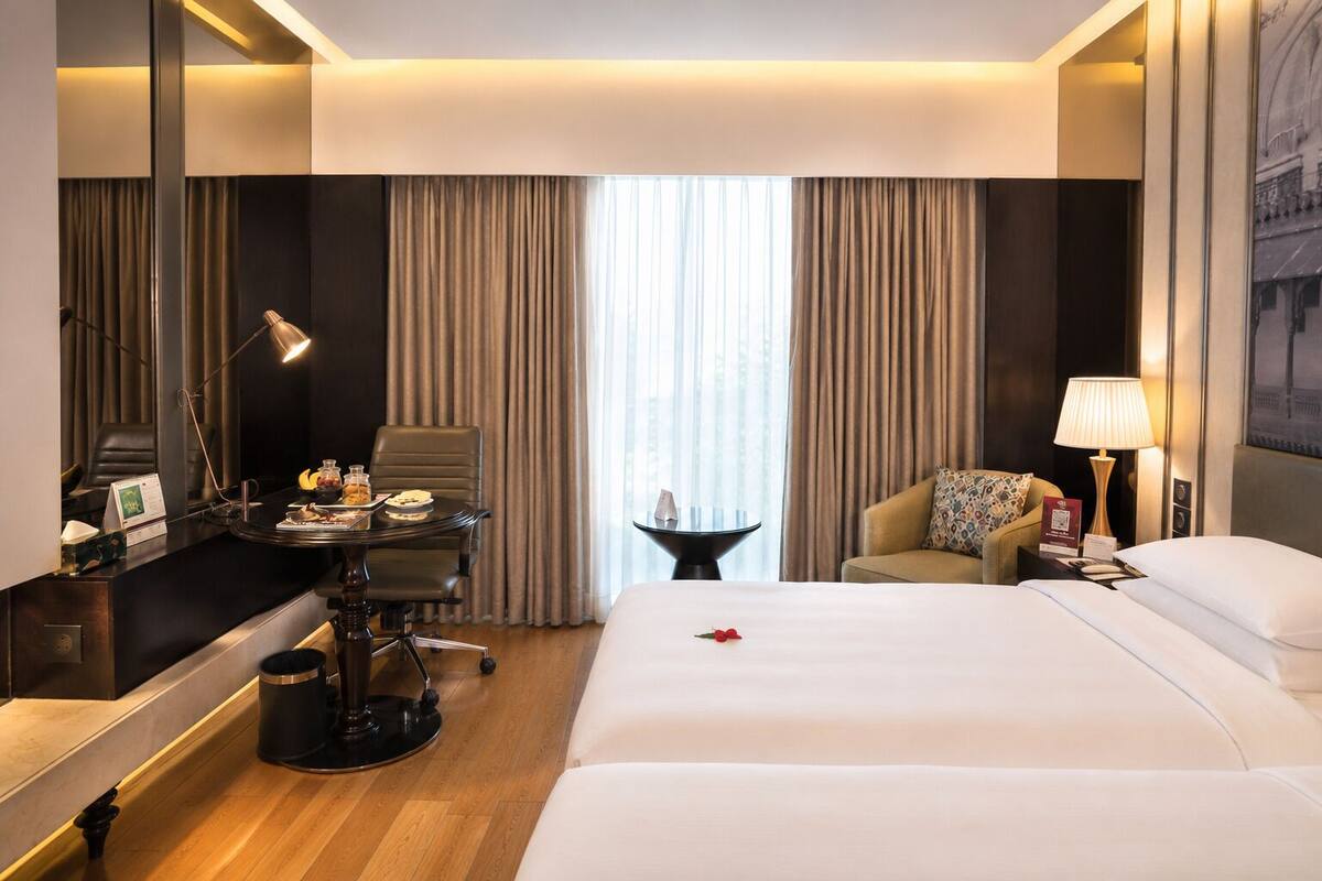 Kamar Deluks | Seprai katun Mesir, seprai premium, selimut bulu angsa, dan busa memori