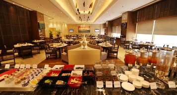 Daily buffet breakfast (INR 850 per person)
