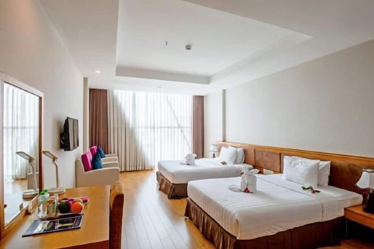 1 bedroom, minibar, in-room safe, desk