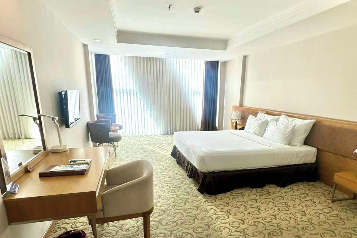 Premium Deluxe Double  | 1 bedroom, minibar, in-room safe, desk