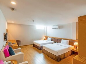 Quarto duplo luxo | 1 quarto, frigobar, cofres nos quartos, escrivaninha