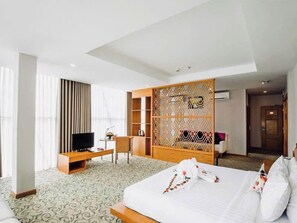 1 bedroom, minibar, in-room safe, desk - TTC Hotel - Airport (Ho Chi Minh City)