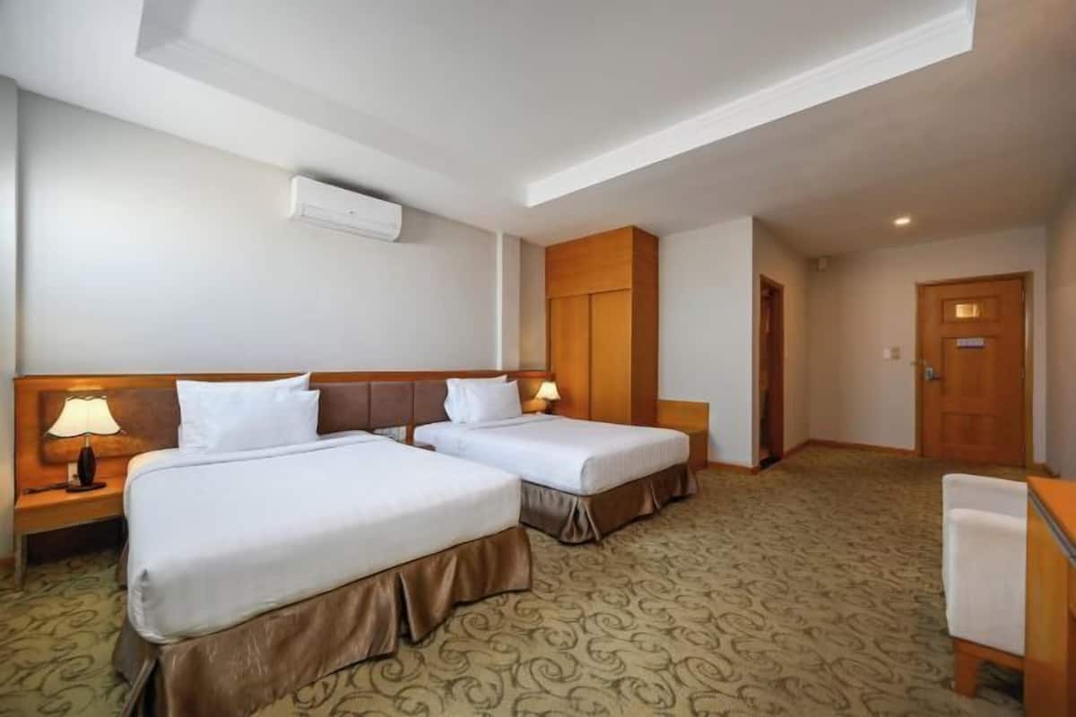 1 bedroom, minibar, in-room safe, desk