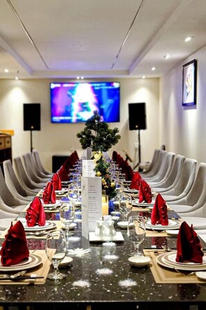 Breakfast, lunch and dinner served - TTC Hotel - Airport (Ho Chi Minh City)