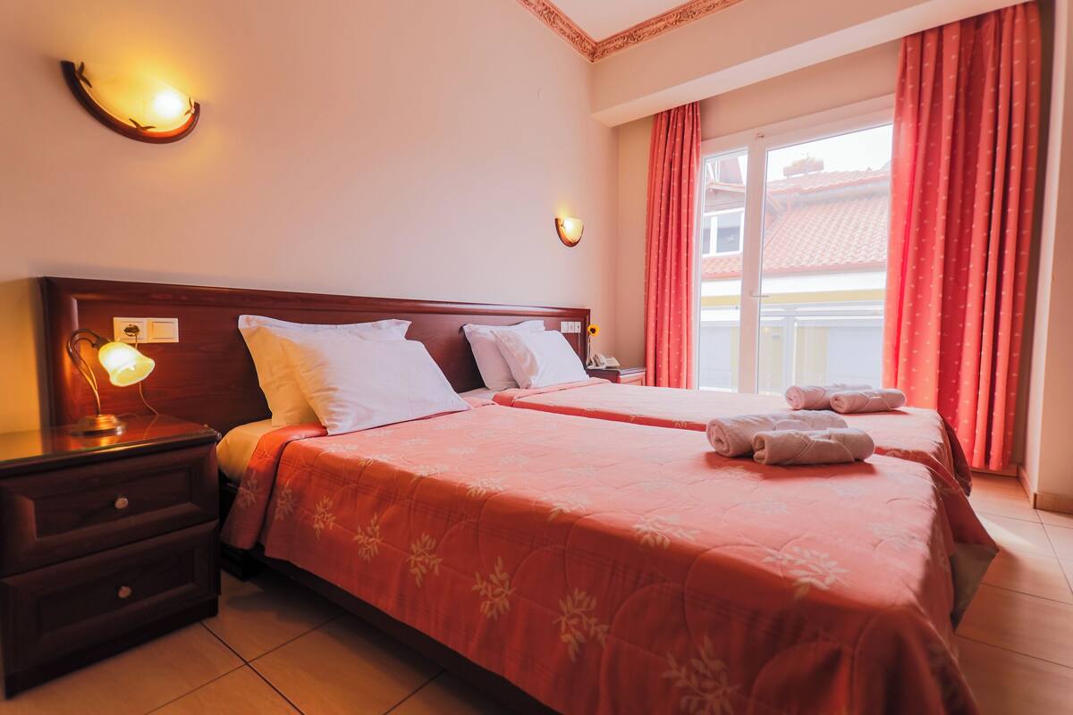 In-room safe, desk, soundproofing, iron/ironing board