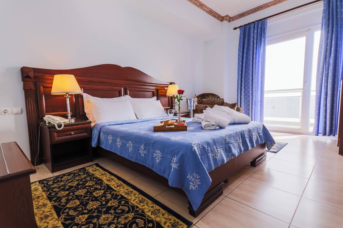 In-room safe, desk, soundproofing, iron/ironing board