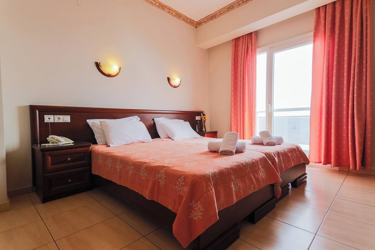In-room safe, desk, soundproofing, iron/ironing board