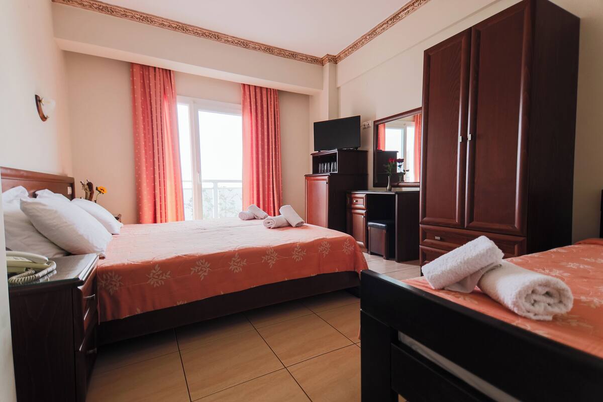 In-room safe, desk, soundproofing, iron/ironing board