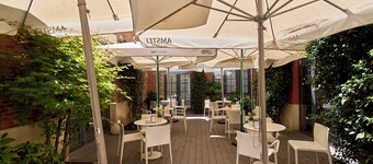 The Book Factory Hostel by gaiarooms