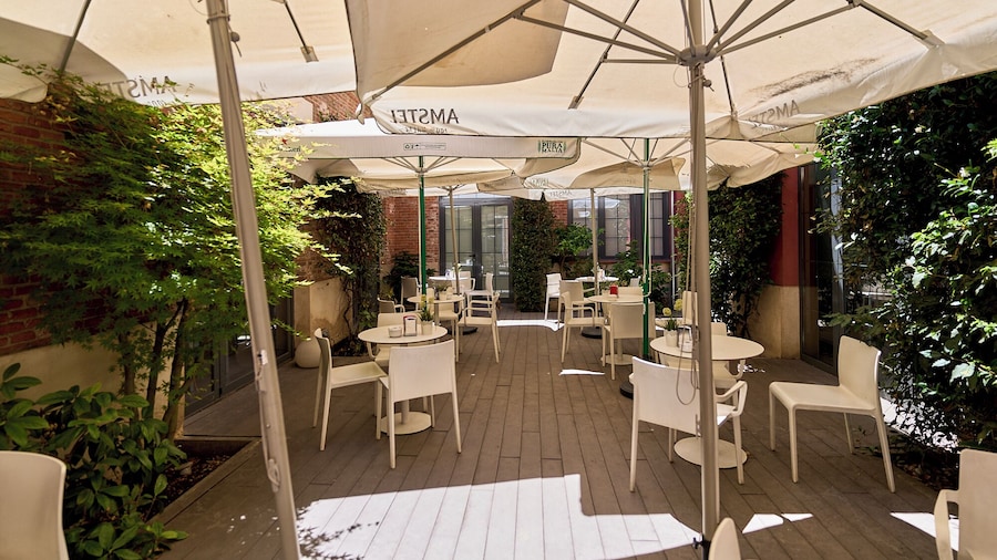 The Book Factory Hostel by gaiarooms