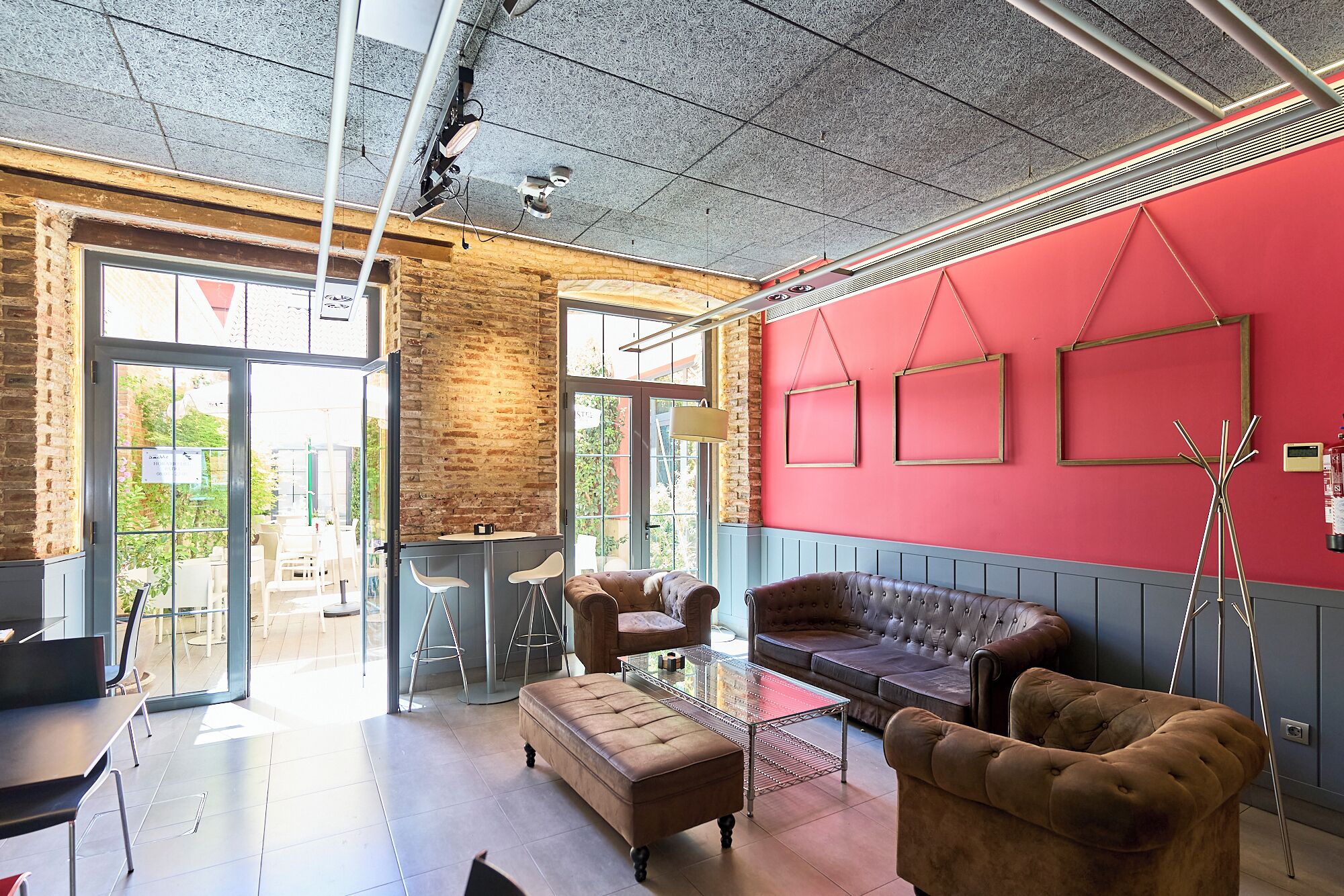 Breakfast, lunch, dinner served; Mediterranean cuisine, alfresco dining 