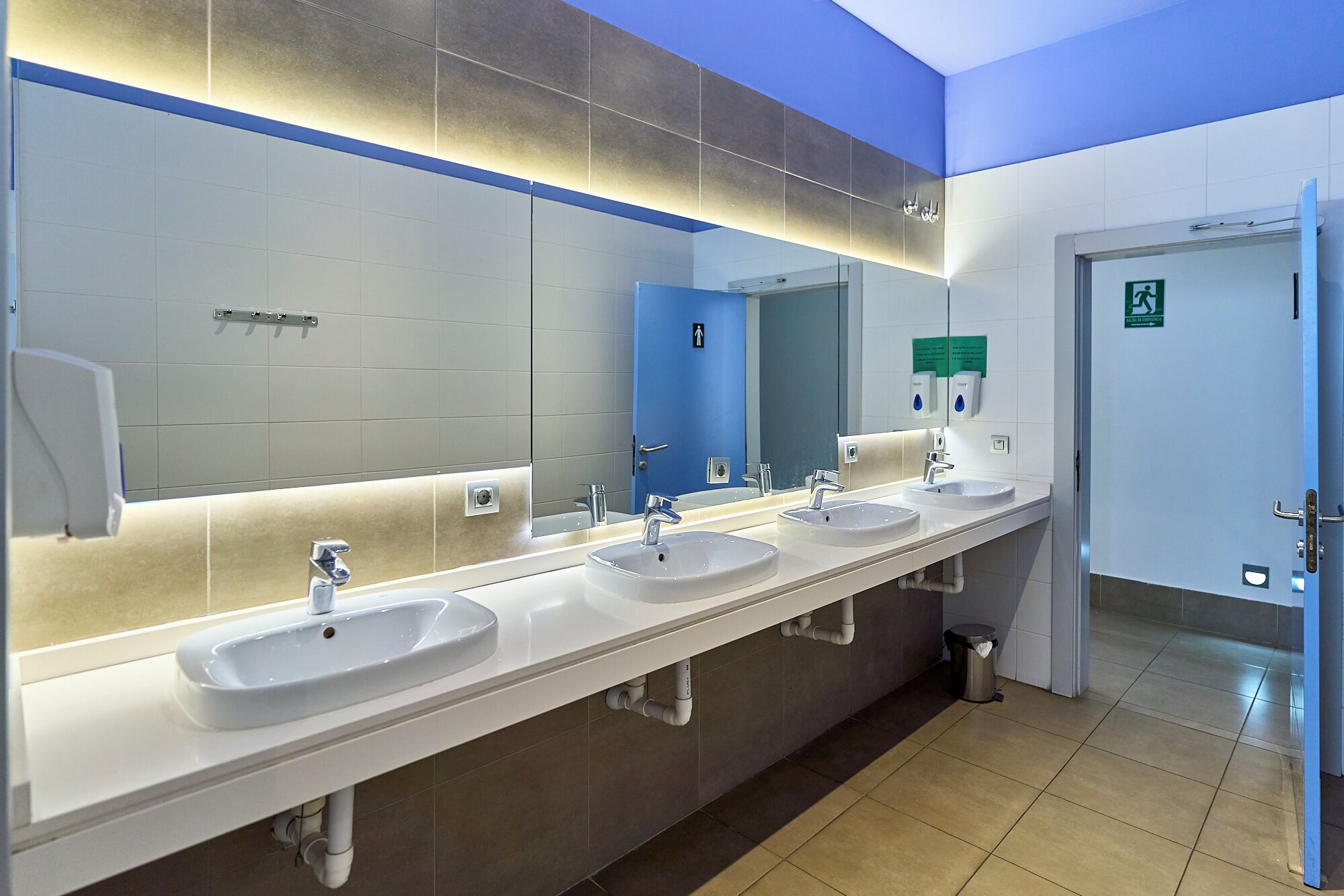 Foto - The Book Factory Hostel by gaiarooms