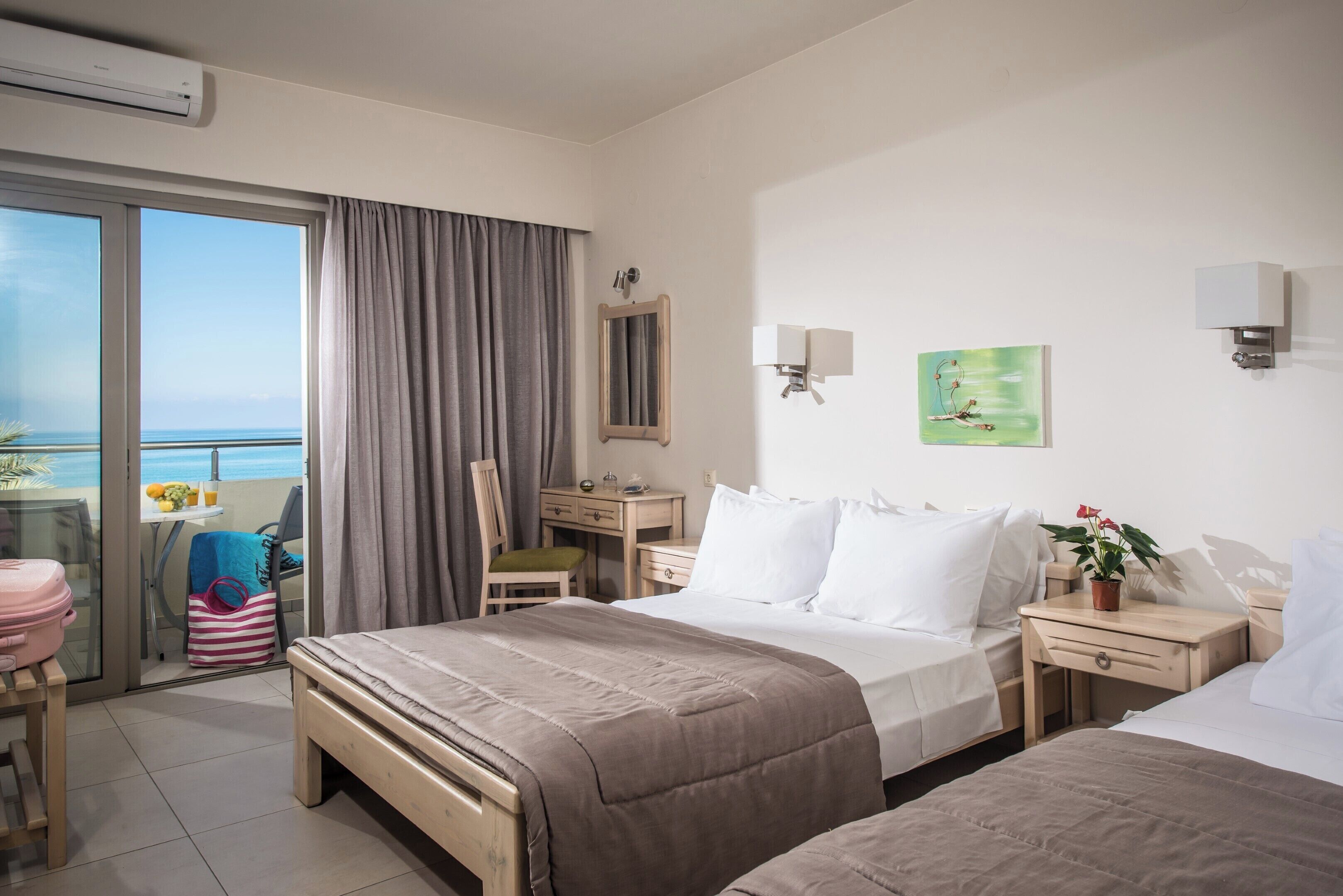 triple room, sea view | soundproofing, iron/ironing board, free cots/infant beds, free wifi
