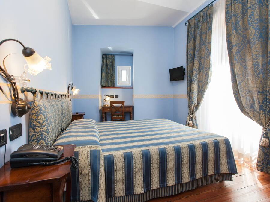 Doppelzimmer, Meerblick | Hochwertige Bettwaren, Minibar, Zimmersafe, Schreibtisch