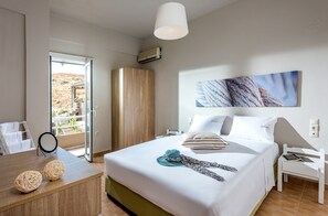 Ropa de cama de alta calidad y tabla de planchar con plancha 