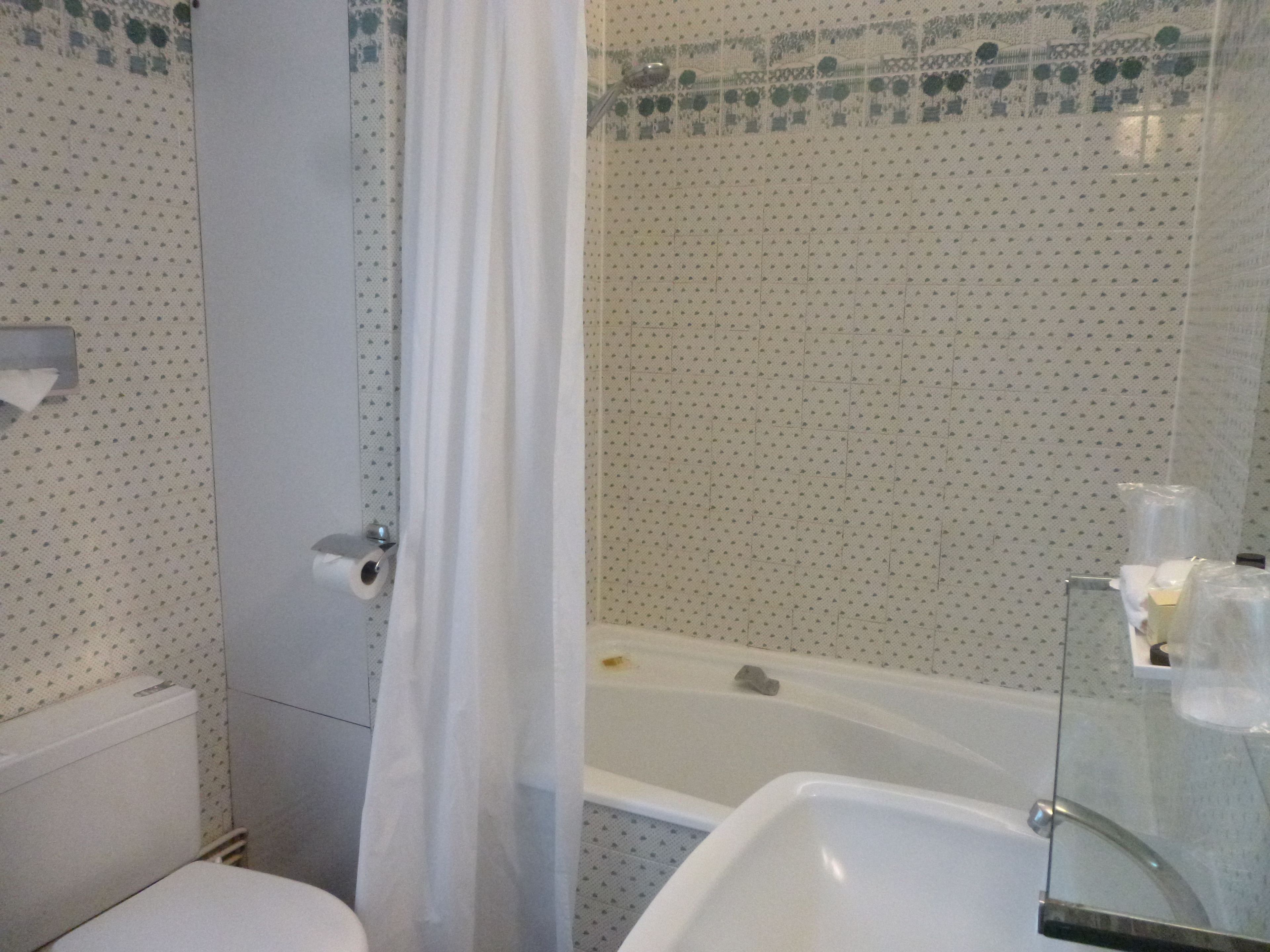 classic twin room | bathroom | free toiletries, hair dryer, towels