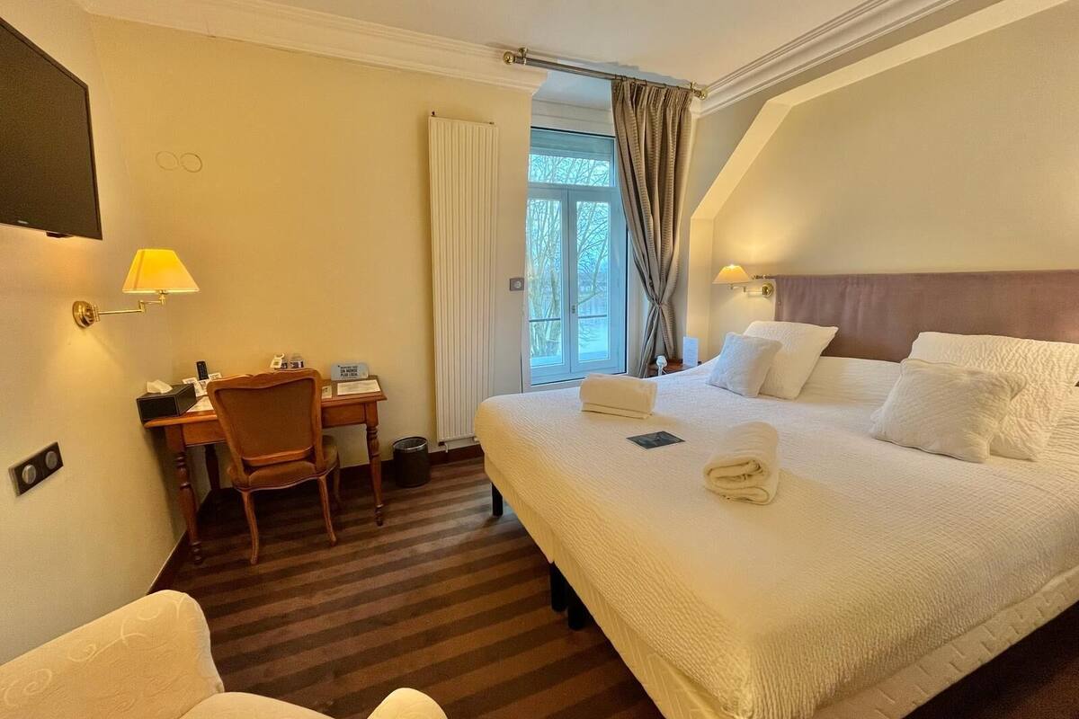 comfort double room, 1 bedroom, non smoking, river view | premium bedding, in-room safe, individually decorated, desk