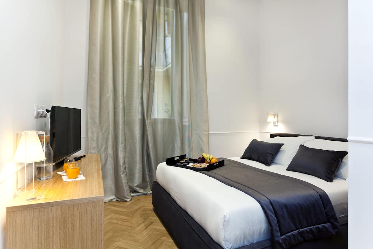 Standard Double Room | 1 bedroom, premium bedding, down comforters, in-room safe
