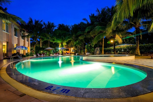 Outdoor pool, sun loungers