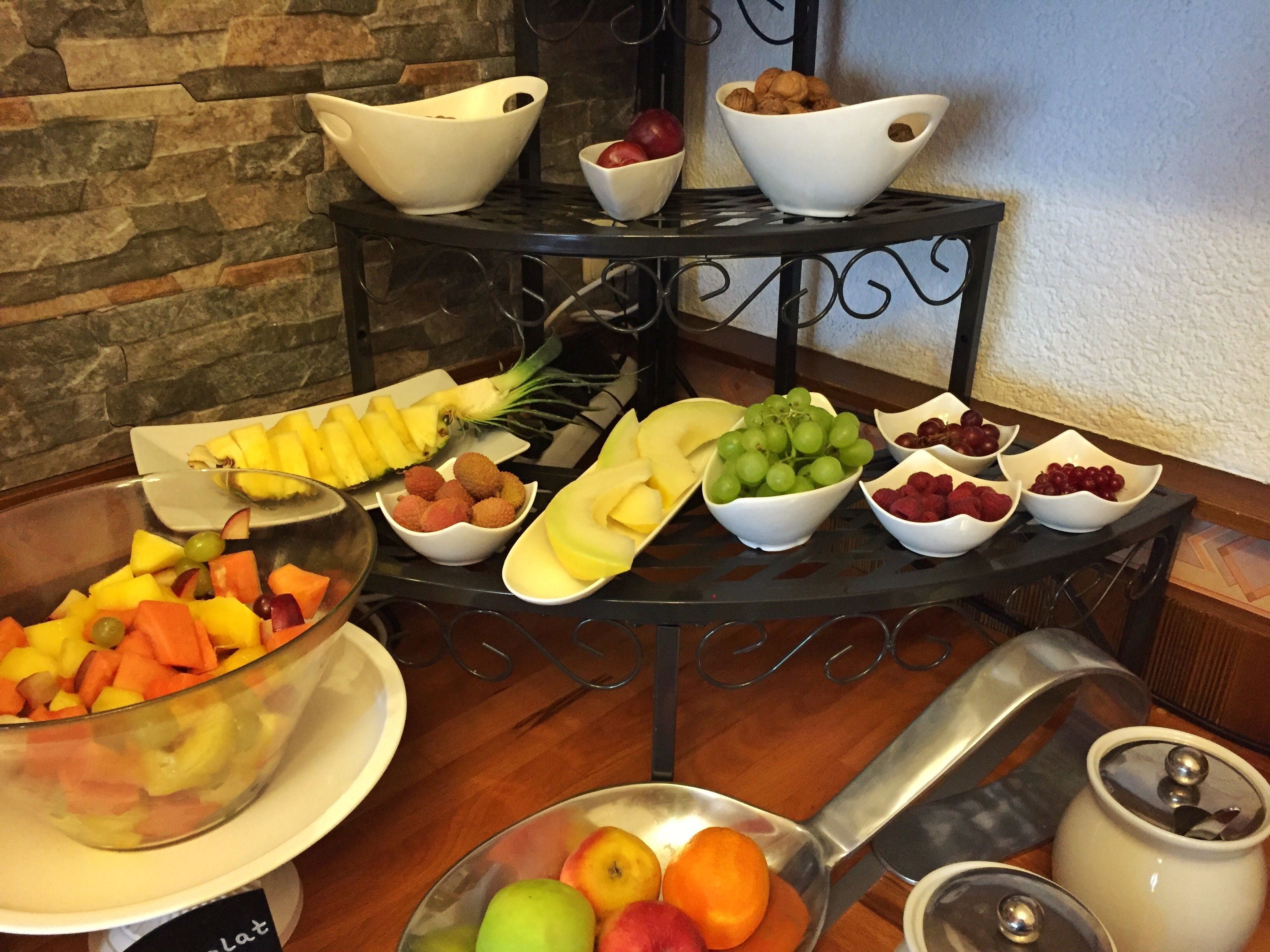 dinner and brunch served