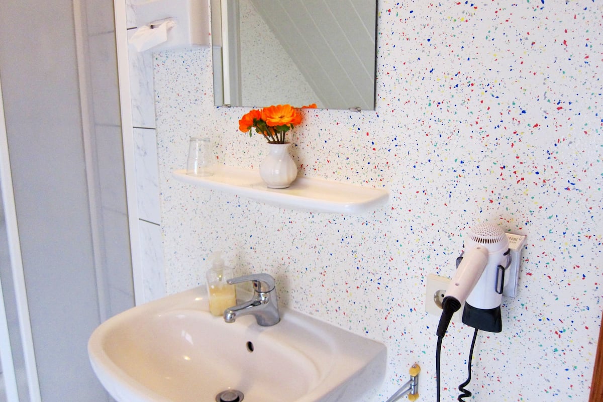 family room, multiple beds (category 4) | minibar, in-room safe, desk, laptop workspace