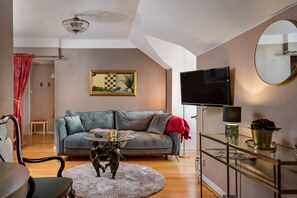 Suite | Living area | TV - Hotel Vännäs (Vannas)