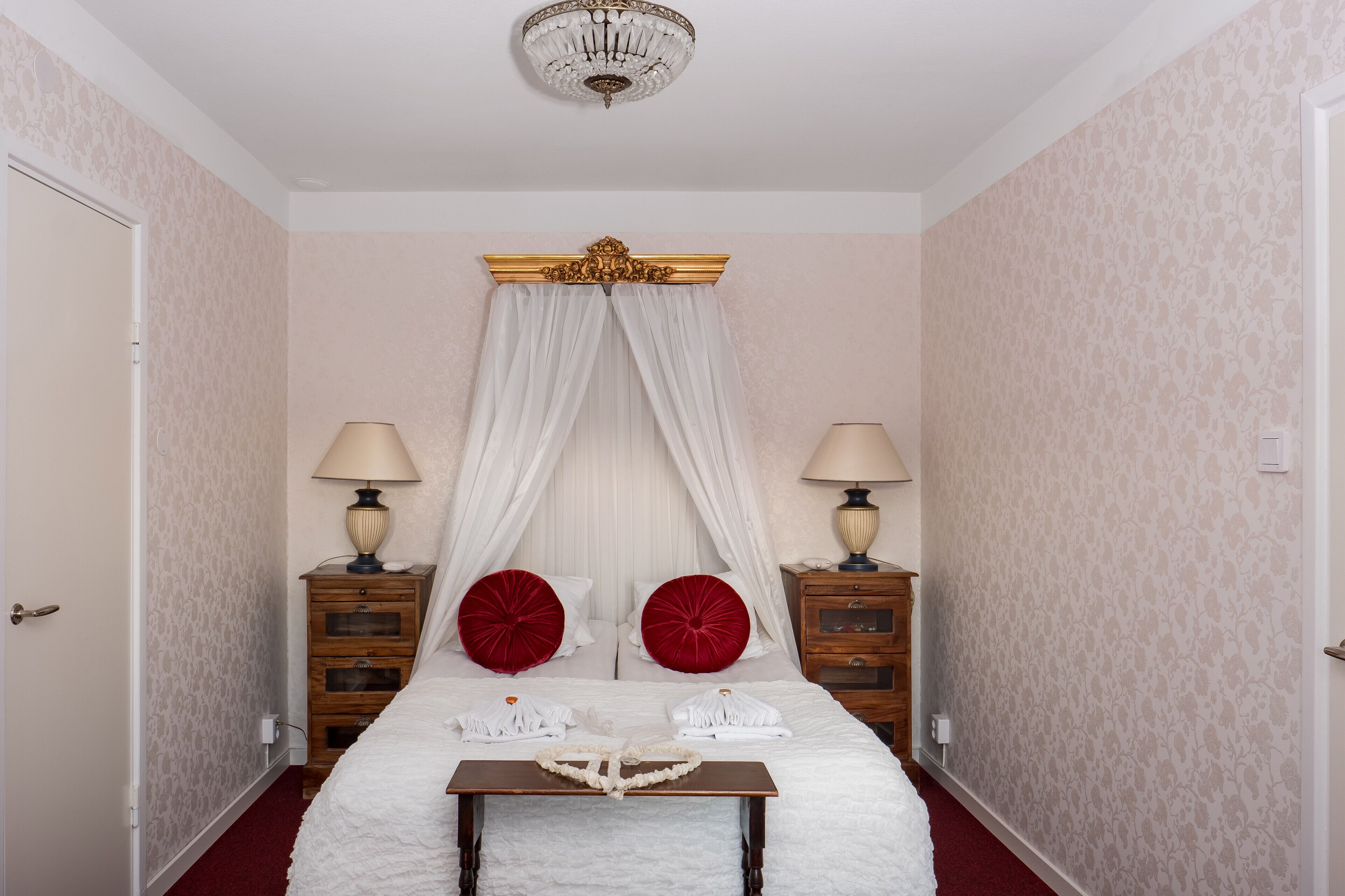 Suite | Desk, blackout drapes, iron/ironing board, cribs/infant beds