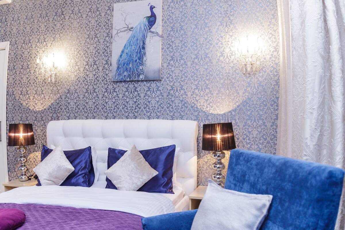 Deluxe Double or Twin Room | Living area