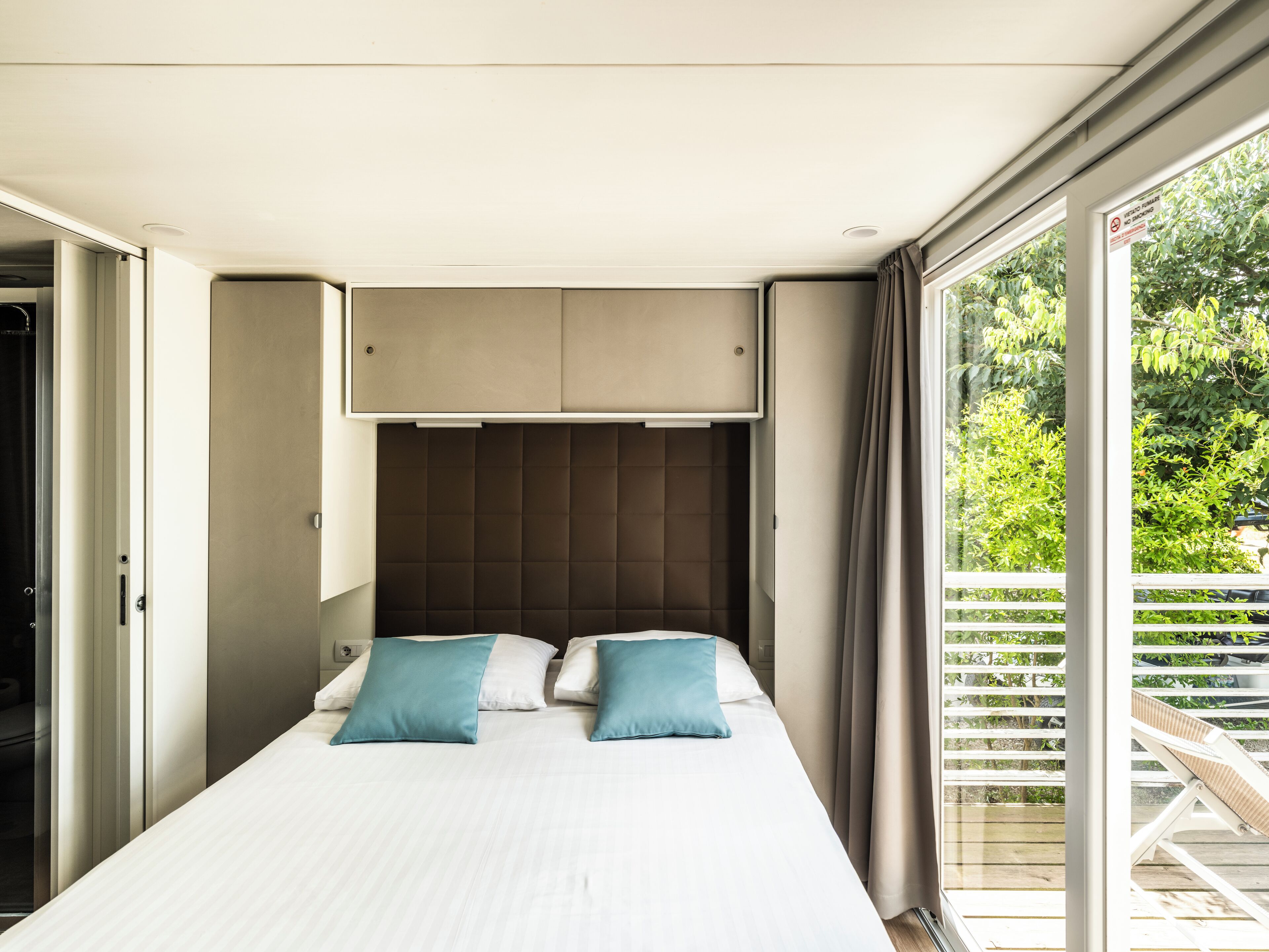 Superior Two-Bedroom Camping Home 4+2 | Free WiFi, bed sheets